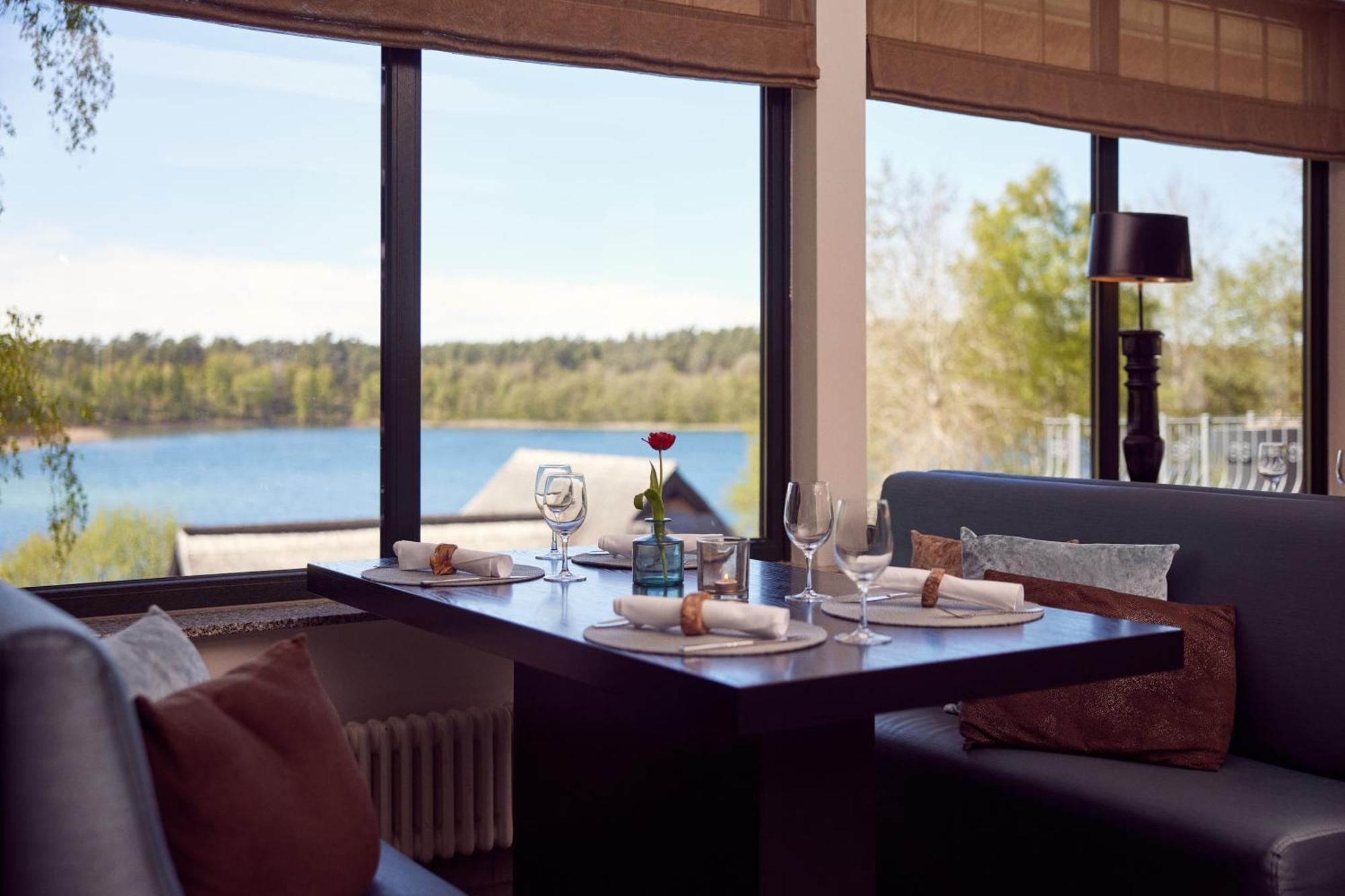 Van Der Valk Naturresort Drewitz Nossentiner Huette Exterior foto