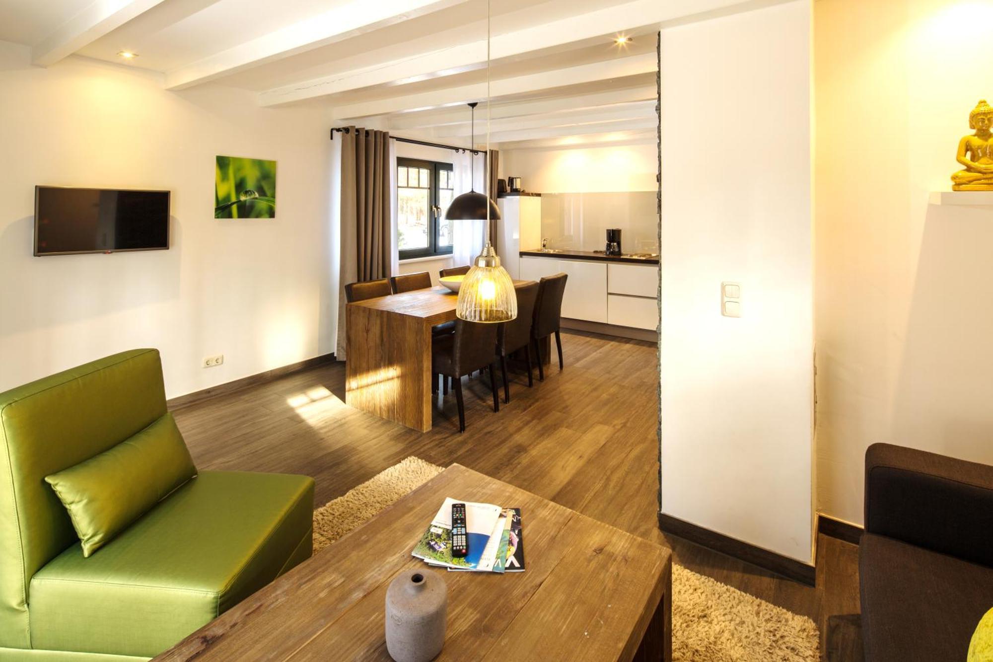 Van Der Valk Naturresort Drewitz Nossentiner Huette Exterior foto