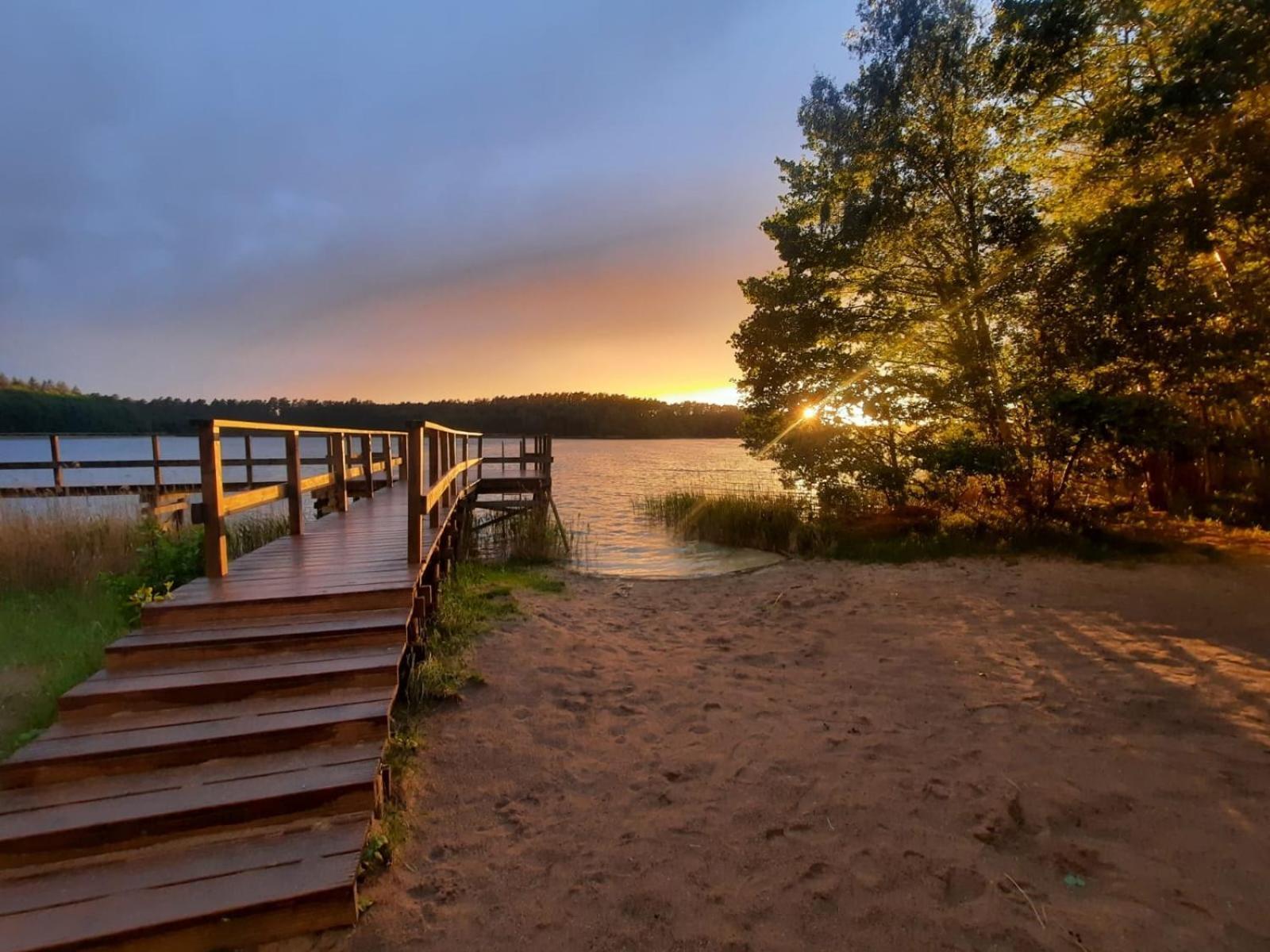 Van Der Valk Naturresort Drewitz Nossentiner Huette Exterior foto