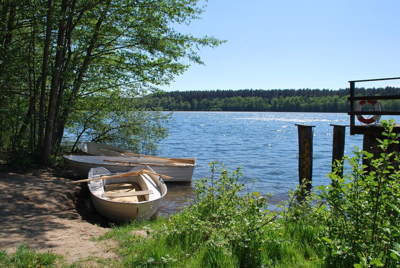 Van Der Valk Naturresort Drewitz Nossentiner Huette Exterior foto